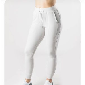 NWT Alphalete Premium V2 Jogger Light Grey